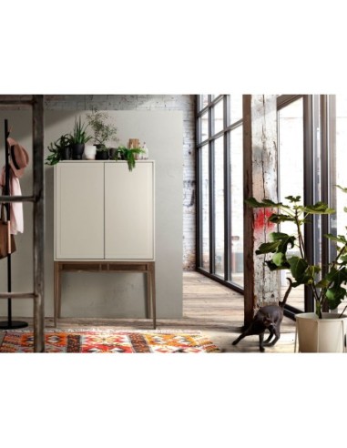 Aparador alto madera beige y nogal