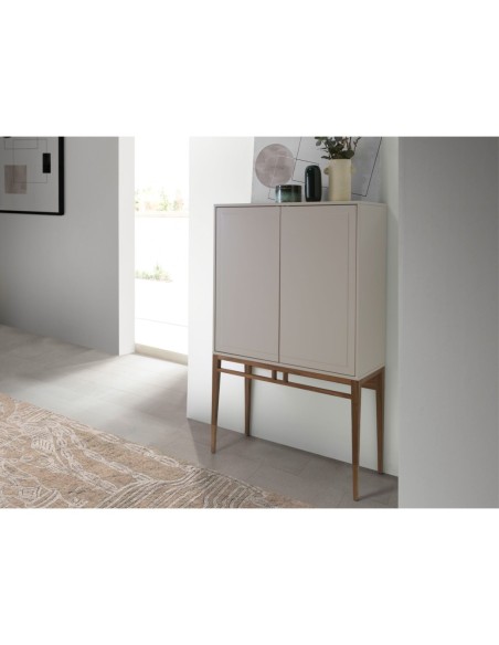 Aparador alto madera beige y nogal