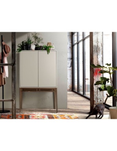 Aparador alto madera beige y nogal