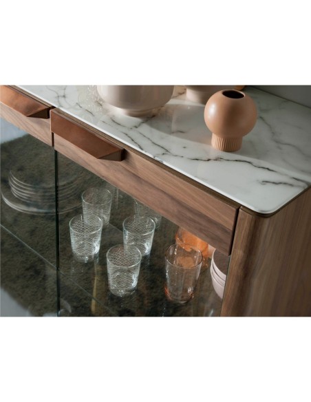 Aparador alto nogal con tapa de cristal imitación mármol e iluminación interior