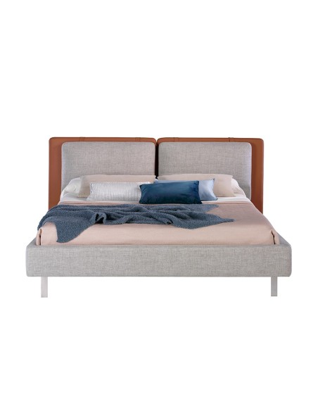 Cama polipiel color marrón y tela color gris