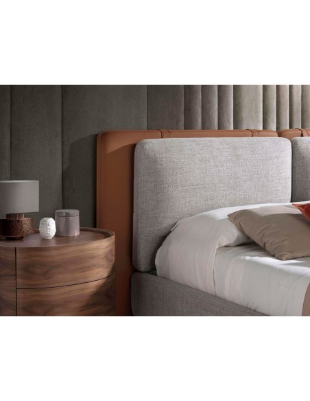 Cama polipiel color marrón y tela color gris