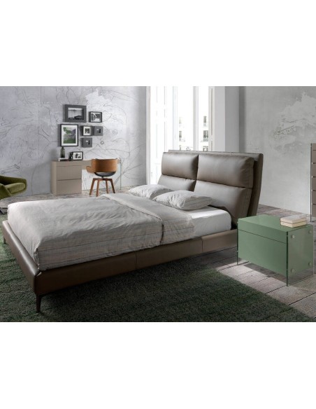 Cama polipiel color visón