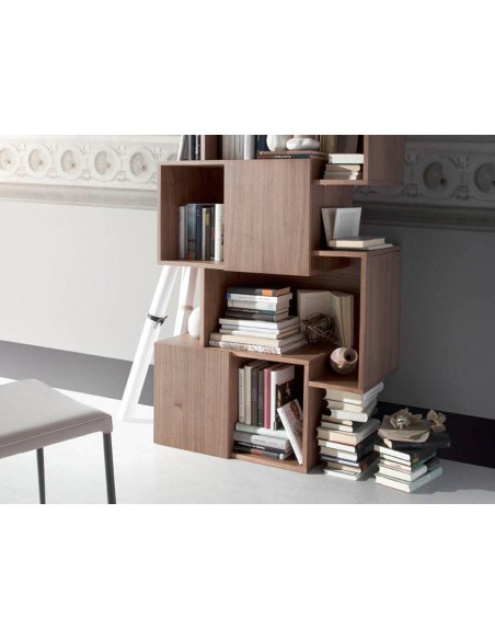 Estantería madera nogal con puertas