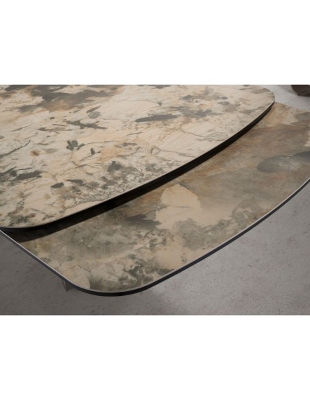 Mesa comedor extensible ovalada barril mármol porcelánico y acero taupé metalizado