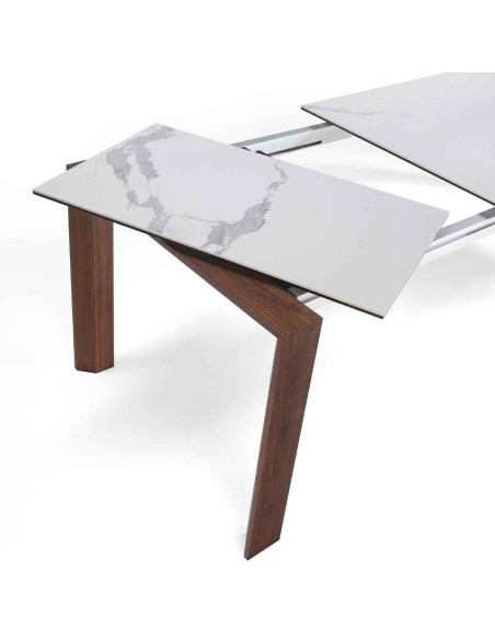 Mesa comedor extensible rectangular mármol porcelánico y nogal