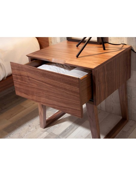 Mesita de noche nogal