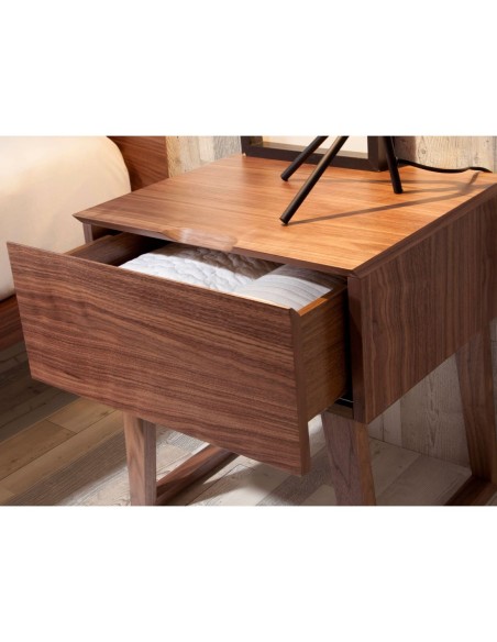 Mesita de noche nogal