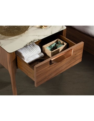 Mesita de noche nogal con tapa de cristal...