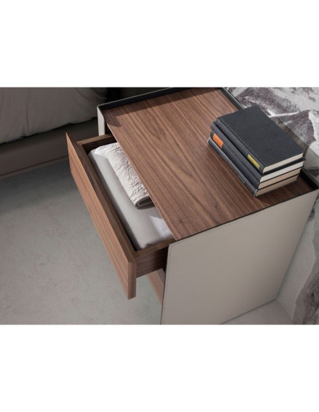 Mesita de noche polipiel, nogal y acero negro