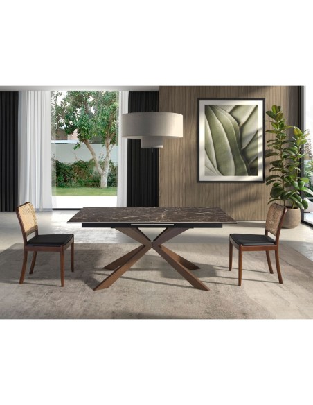 Silla rattan y polipiel negro